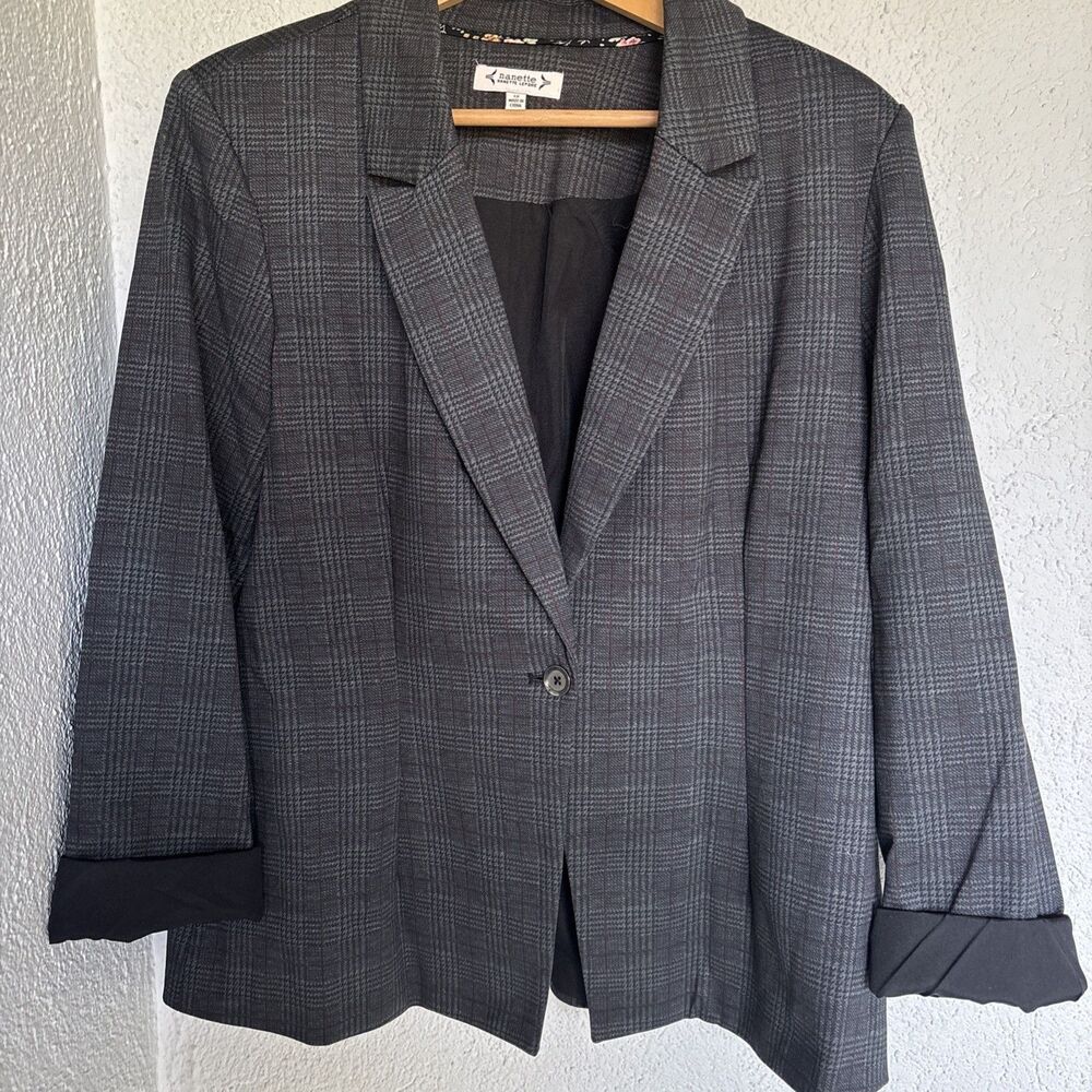 Nanette Lepore Black And Gray Plaid Single Button Blazer With Cuffed Sleeve 12